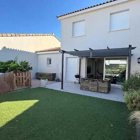 Belle Neuve Avec Jardin Et Parking Prive