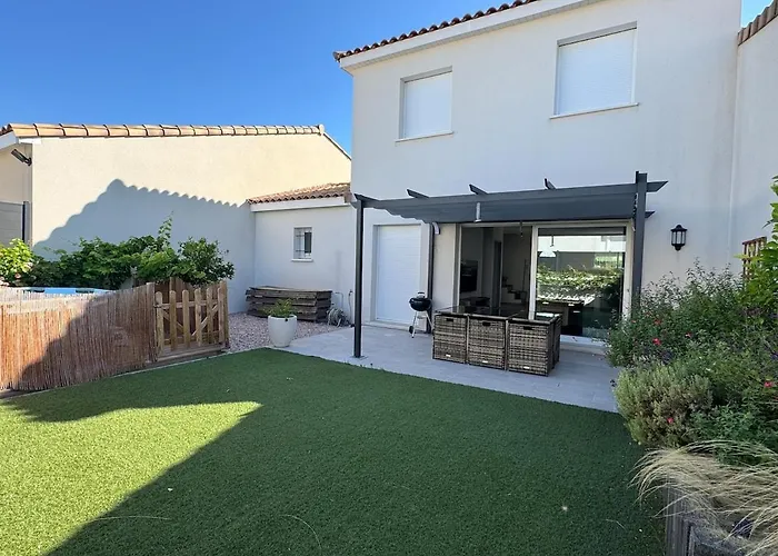 Belle Neuve Avec Jardin Et Parking Prive